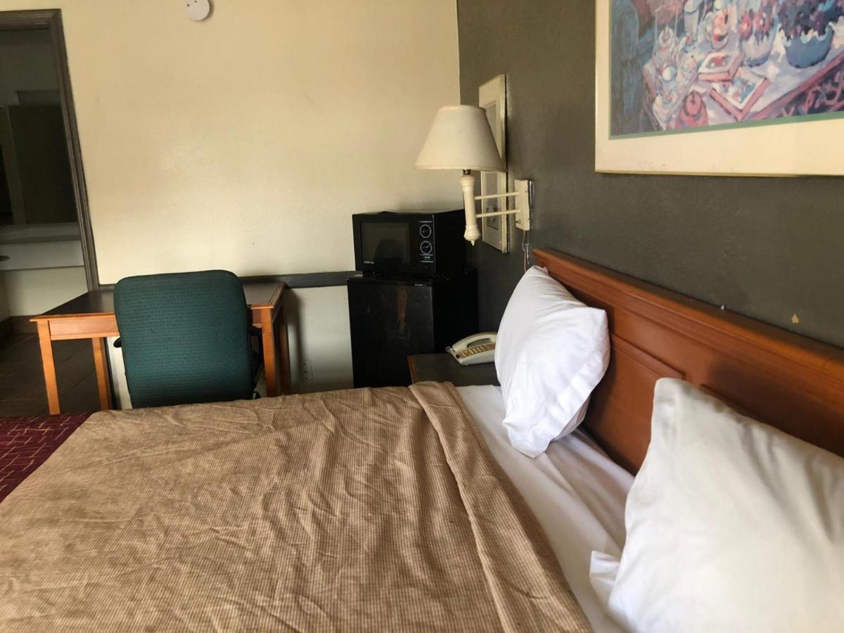 Airport Inn And Suites Tulsa Buitenkant foto